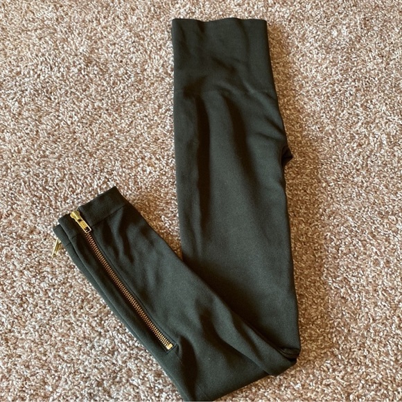 SPANX Olive Green Leggings - Picture 2 of 8